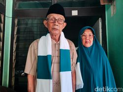 Bahagianya Iman dan Ai Jelang Keberangkatan ke Tanah Suci