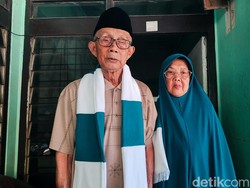 Bahagianya Iman dan Ai Jelang Keberangkatan ke Tanah Suci