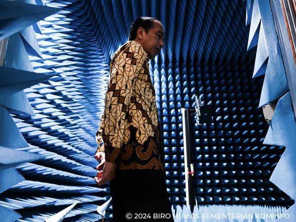 Ketika Jokowi Resmikan Balai Uji Ponsel 5G Terbesar Se-ASEAN di Depok