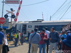 Kijang Vs KA di Pasuruan Tewaskan 4 Orang, Palang Pintu Belum Diresmikan