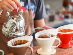 Sedang Tren! Kafe Slow Bar yang Berikan Sensasi Ngopi Berbeda