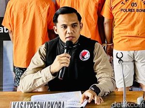 Oknum Polisi Nyambi Jadi Pengedar Sabu di Bone Ditangkap Oknum Polisi Nyambi Jadi Pengedar Sabu di Bone Ditangkap