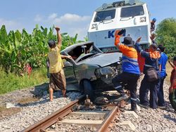 6 Fakta Kijang Vs KA di Pasuruan Tewaskan 4 Orang Rombongan Bu Nyai Sidogiri