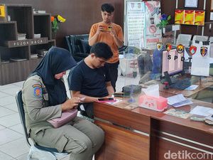 Driver Ojol di Palembang Dipukul-Diancam Golok oleh Pria Ngaku Polisi Driver Ojol di Palembang Dipukul-Diancam Golok oleh Pria Ngaku Polisi