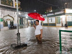 Hujan Deras 2 Jam di Parepare, Masjid-Jalan Raya Terendam Banjir