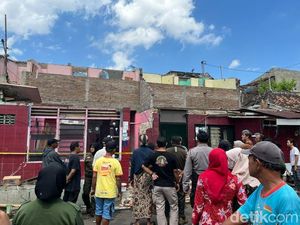 Tragedi Tukang Tewas Tertimpa Puing Saat Bongkar Rumah di Patehan Tragedi Tukang Tewas Tertimpa Puing Saat Bongkar Rumah di Patehan