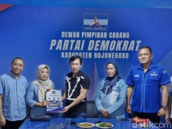 Sekda Nurul Azizah Daftar Demokrat Maju Pilbup Bojonegoro