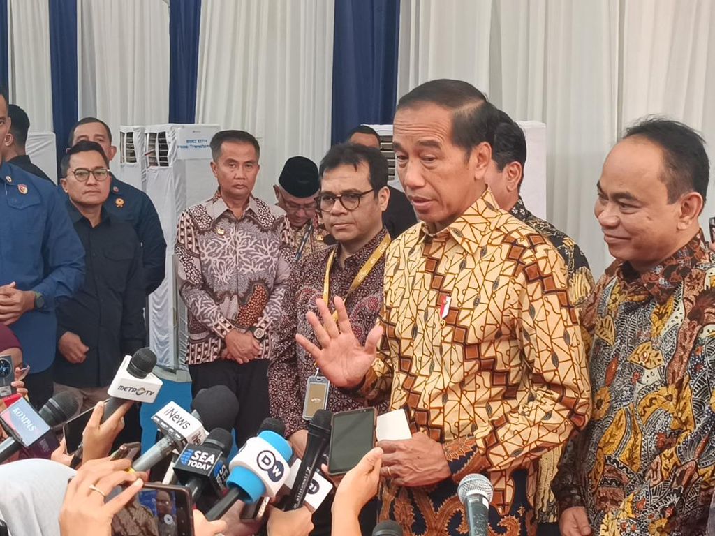 Jokowi Puji Perangkat IDTH Kominfo Sangat Modern: Anggarannya Rp 980 M