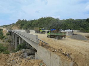 Meninjau Dampak Ekonomi Infrastruktur Jokowi
