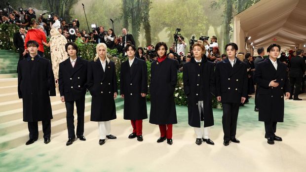 NEW YORK, NEW YORK - MAY 06: (L-R) Bang Chan, Han, Felix, Seungmin, I.N, Hyunjin, and Changbin Lee Know of Stray Kids attend The 2024 Met Gala Celebrating 