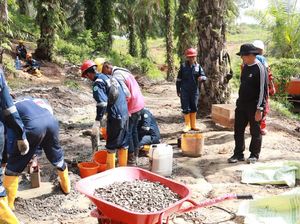 Tim Gabungan Tutup 30 Sumur Minyak Ilegal di Batanghari