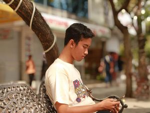 TikToker Ali Azhar D Rilis Lagu Jazz Seputar Kasus Korupsi