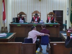 Bule Amerika Tusuk Mati Mertua di Banjar Divonis 16 Tahun Bui