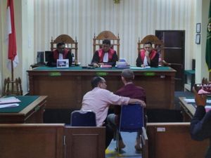 Bule Amerika Tusuk Mertua di Banjar Divonis 16 Tahun Penjara Bule Amerika Tusuk Mertua di Banjar Divonis 16 Tahun Penjara