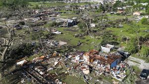 Dahsyatnya Tornado Menyapu Oklahoma, Ratusan Rumah Rata dengan Tanah