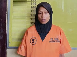 Tega! Ibu di Rokan Hilir Beri Anak Tirinya Kopi Susu Campur Racun Tikus Tega! Ibu di Rokan Hilir Beri Anak Tirinya Kopi Susu Campur Racun Tikus