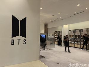 Reaksi Gibran Lihat Antusiasme ARMY di BTS POP-UP MONOCHROME IN JAKARTA