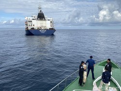 Kapal Angkut 1.950 Ton Pupuk Tenggelam di Tanjung Puting, 16 ABK Dievakuasi