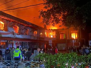 Kebakaran Hanguskan 9 Ruko dan 1 Kafe di Nabire Papua Kebakaran Hanguskan 9 Ruko dan 1 Kafe di Nabire Papua