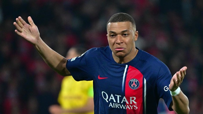 PARIS, FRANCE - MAY 7: Kylian Mbappé of PSG reacts during the UEFA Champions League semi-final second leg match between Paris Saint-Germain and Borussia Dortmund at Parc des Princes on May 7, 2024 in Paris, France. (Photo by Christian Liewig - Corbis/Getty Images)