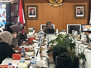 Risma Perbarui Mekanisme Pengusulan Data Penerima Bansos Jadi Sebulan Sekali