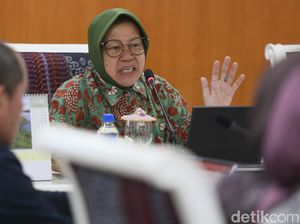 Risma Bakal Pasang Papan-Peta Aliran Lahar Dingin Marapi, Bisa Diakses Warga