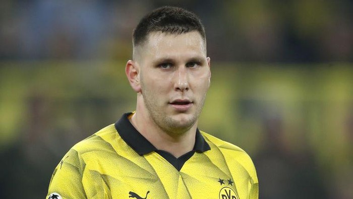 DORTMUND - Niklas Sule of Borussia Dortmund during the UEFA Champions League last 16 match between Borussia Dortmund and PSV Eindhoven at Signal Iduna Park on March 13, 2024 in Dortmund, Germany. ANP | Hollandse Hoogte | Bart Stoutjesdijk (Photo by ANP via Getty Images)