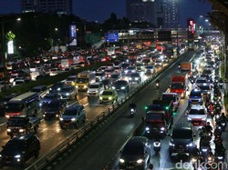 Penampakan Jakarta Dikepung Macet Jelang Long Weekend