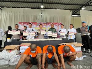 Pemasok 1 Juta Pil Koplo Senilai Rp 3 M ke Mojokerto Raya Diringkus Pemasok 1 Juta Pil Koplo Senilai Rp 3 M ke Mojokerto Raya Diringkus