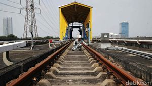 Seperti Ini Perawatan Berkala Prasarana LRT Jakarta