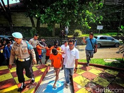 Awas! Nonton Konten Live Tawuran Pelajar Bisa Dipidana