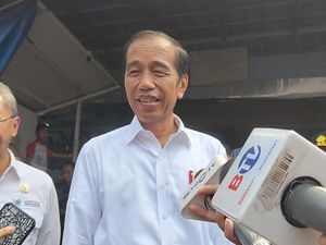 Jokowi Tinjau Bahan Pokok di Pasar Baru Karawang: Harganya Baik Jokowi Tinjau Bahan Pokok di Pasar Baru Karawang: Harganya Baik