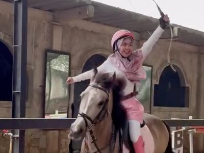Foto Terbaru Ria Ricis Usai Resmi Bercerai, Aktif Olahraga Berkuda & Memanah