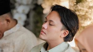 7 Foto Pengajian Rizky Febian Jelang Pernikahan, Diwarnai Tawa - Tangis Haru