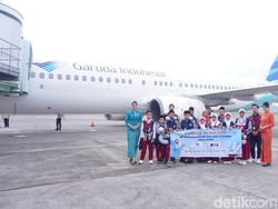 Rombongan Siswa SD Salatiga Piknik Carter Garuda, Nabungnya 5 Tahun!