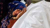 Tangisan dan Air Mata Terus Mengalir di Gaza