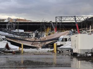 Melihat Dampak Kerusakan di Michigan AS Seusai Dilanda Puting Beliung Melihat Dampak Kerusakan di Michigan AS Seusai Dilanda Puting Beliung