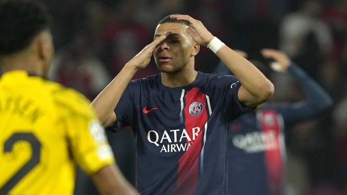 PSGs Kylian Mbappe reacts after the Champions League semifinal second leg soccer match between Paris Saint-Germain and Borussia Dortmund at the Parc des Princes stadium in Paris, France, Tuesday, May 7, 2024. (AP Photo/Lewis Joly)