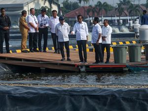 Momen Zulhas Dampingi Jokowi Resmikan Modeling Tambak Budi Daya Ikan Nila Salin