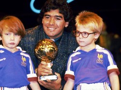 Eks Timnas Inggris Ini Bertekad Menang Lelang Trofi Bola Emas Maradona