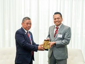Gandeng Malaysia, RI Meretas Jalan Menjadi Hub Karbon Dunia Gandeng Malaysia, RI Meretas Jalan Menjadi Hub Karbon Dunia
