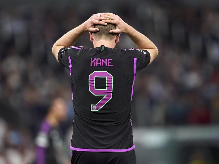 MADRID, SPAIN - MAY 08: Harry Kane of FC Bayern München reacts during the UEFA Champions League semi-final second leg match between Real Madrid and FC Bayern München at Estadio Santiago Bernabeu on May 08, 2024 in Madrid, Spain. (Photo by Manuel Queimadelos/Quality Sport Images/Getty Images)