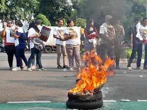 Karyawan Polo Ralph Lauren Indonesia Demo MA Minta Hakim Diganti