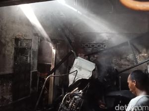 Rumah di Palembang Hangus Terbakar, Diduga Gegara Korsleting Listrik Rumah di Palembang Hangus Terbakar, Diduga Gegara Korsleting Listrik