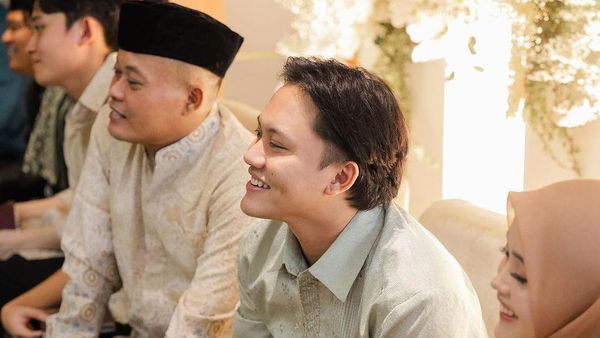 Intip Prosesi Pengajian Rizky Febian Jelang Nikahi Mahalini