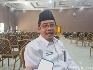 70 Calon Jemaah Haji Embarkasi Surabaya Batal Berangkat ke Mekkah 70 Calon Jemaah Haji Embarkasi Surabaya Batal Berangkat ke Mekkah