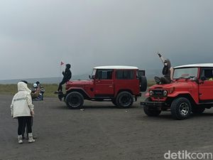 Bromo Diserbu Wisatawan di Hari Pertama Long Weekend Bromo Diserbu Wisatawan di Hari Pertama Long Weekend