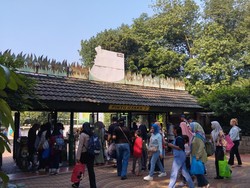 Suasana Taman Margasatwa Ragunan di Libur Panjang