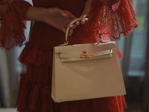 5 Barang yang Sering Dibeli Kelas Menengah untuk Terlihat Kaya 5 Barang yang Sering Dibeli Kelas Menengah untuk Terlihat Kaya