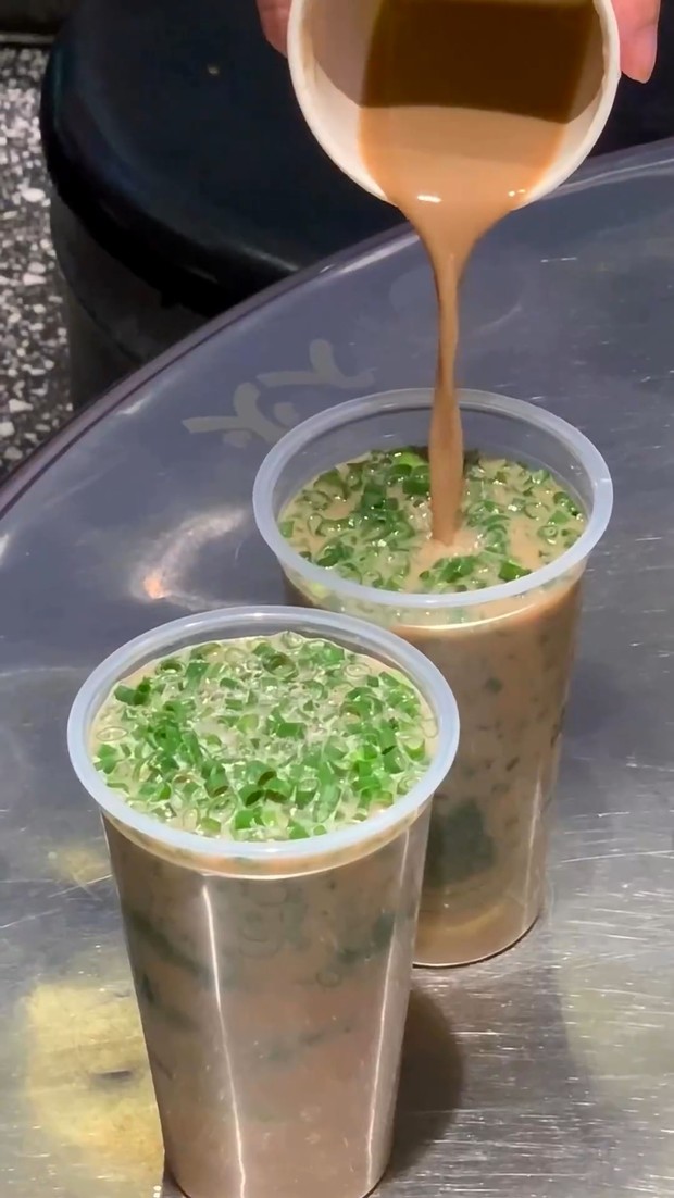 Kopi Daun Bawang/ Foto: instagram.com/jintianchinatan